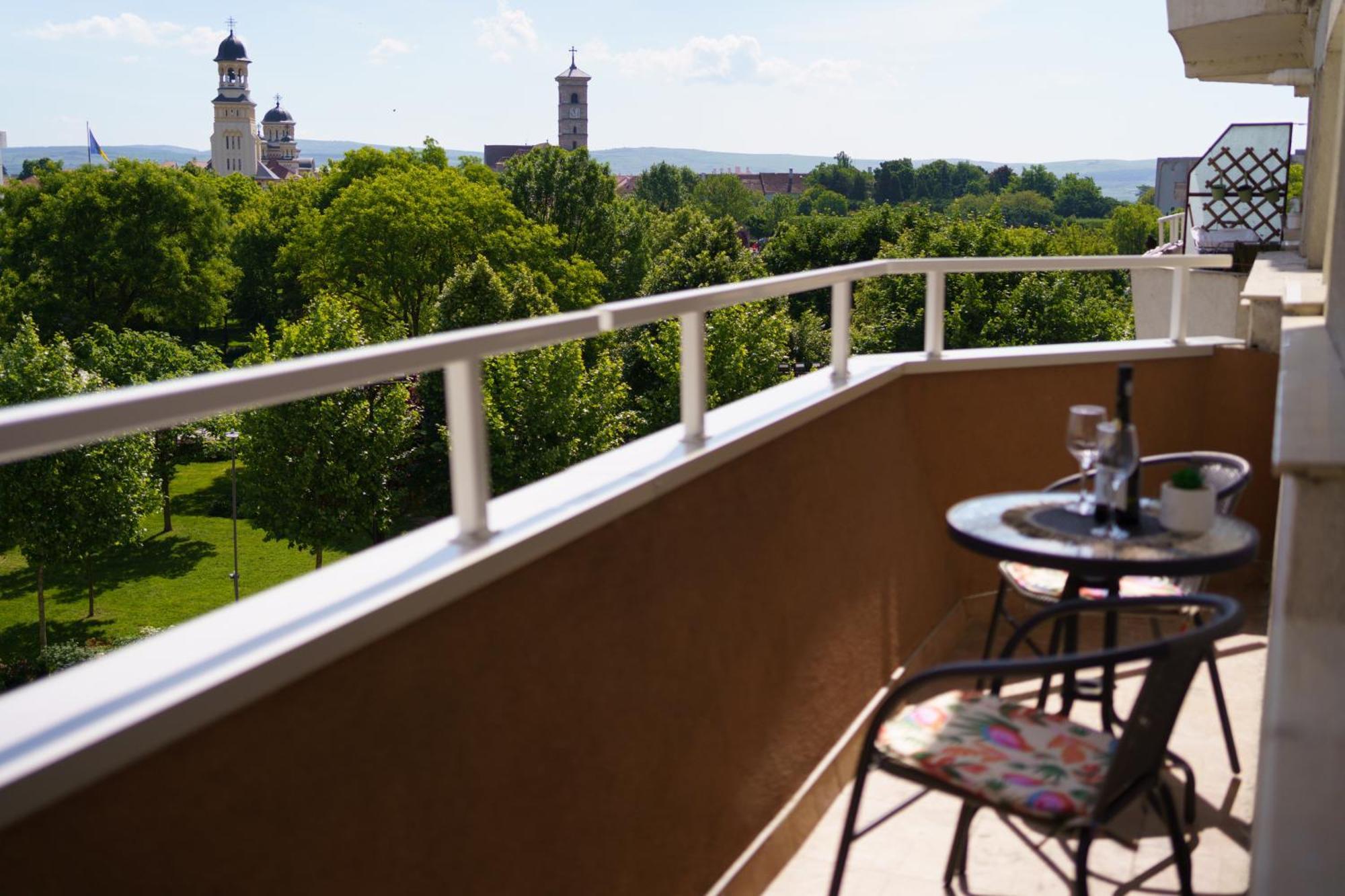 Pasiro Aparthotel Alba Iulia Bagian luar foto